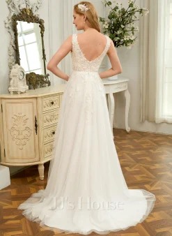 JJsHouse Robe Marquise/princesse Col V Balayage/pinceau Train Dentelle Tulle Robe De Mariée Avec Paillettes 11 JJsHouse Robe Marquise/princesse Col V Balayage/pinceau Train Dentelle Tulle Robe De Mariée Avec Paillettes -Voiles mariée soldes 2324f442de1f1da4e5d40a10e7359f06