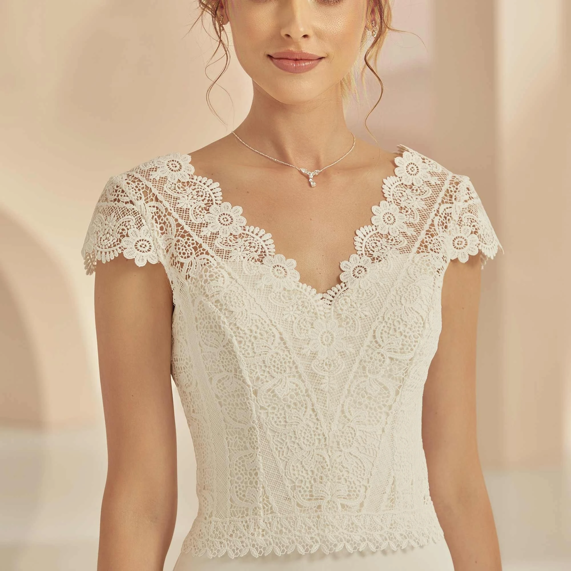 Boléro Mariée Dentelle E364 Bianco Evento 1 Boléro Mariée Dentelle E364 Bianco Evento