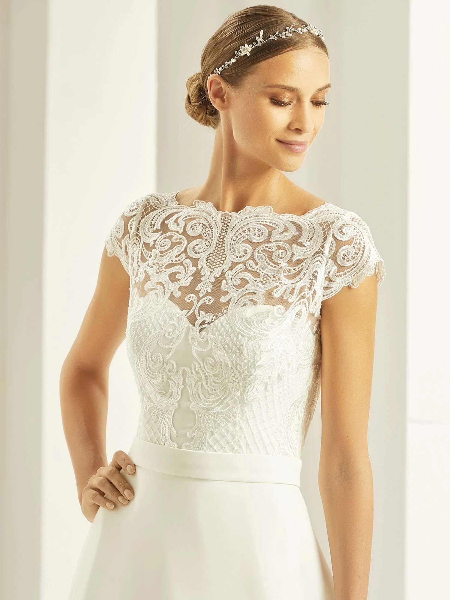 Boléro Mariée Manches Courtes Dentelle Naomi 1 Boléro Mariée Manches Courtes Dentelle Naomi