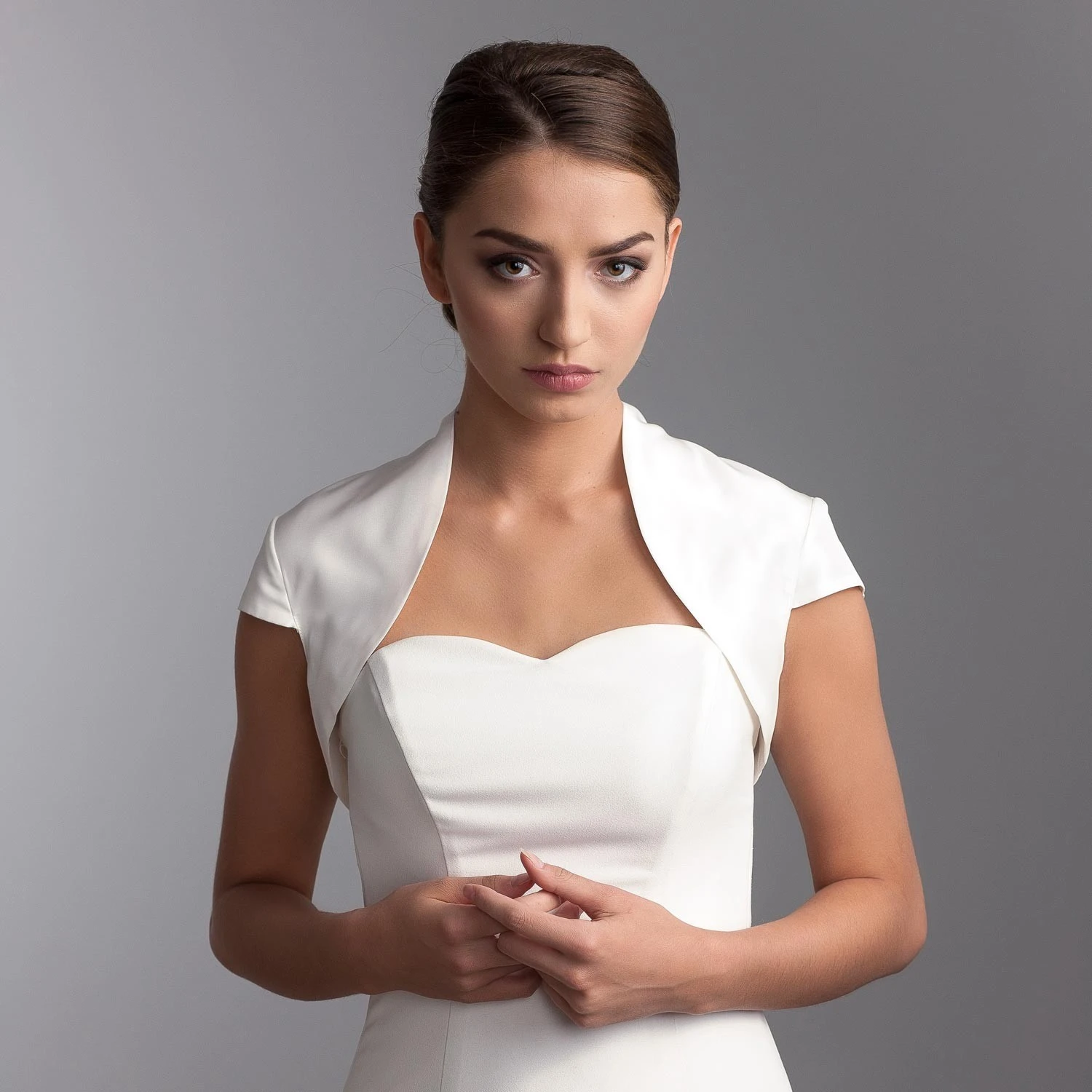 Boléro De Mariage Manches Courtes En Taffetas Orsola 1 Boléro De Mariage Manches Courtes En Taffetas Orsola