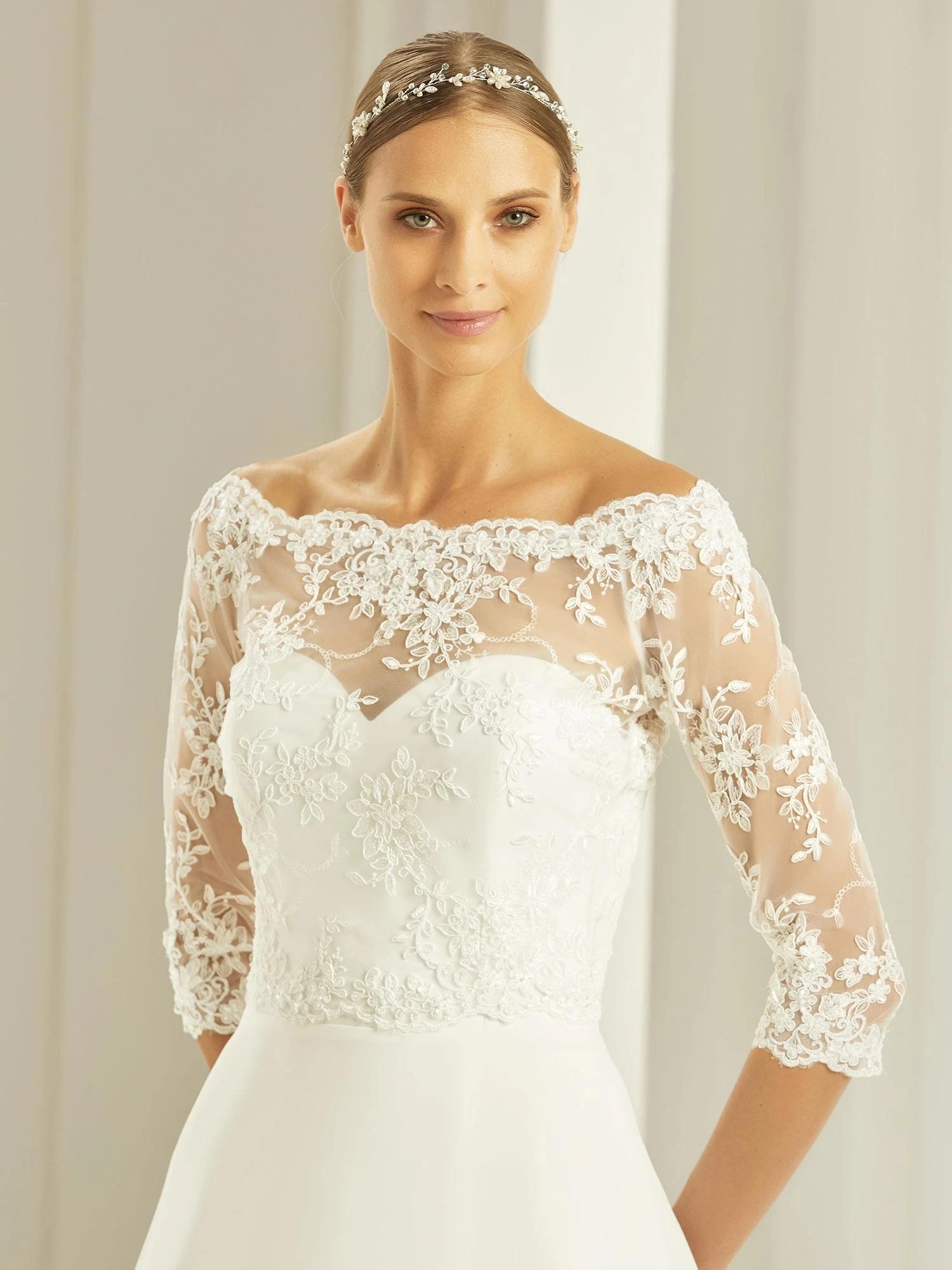 Boléro Mariée Dentelle Perlée Ivoire Ninon 1 Boléro Mariée Dentelle Perlée Ivoire Ninon