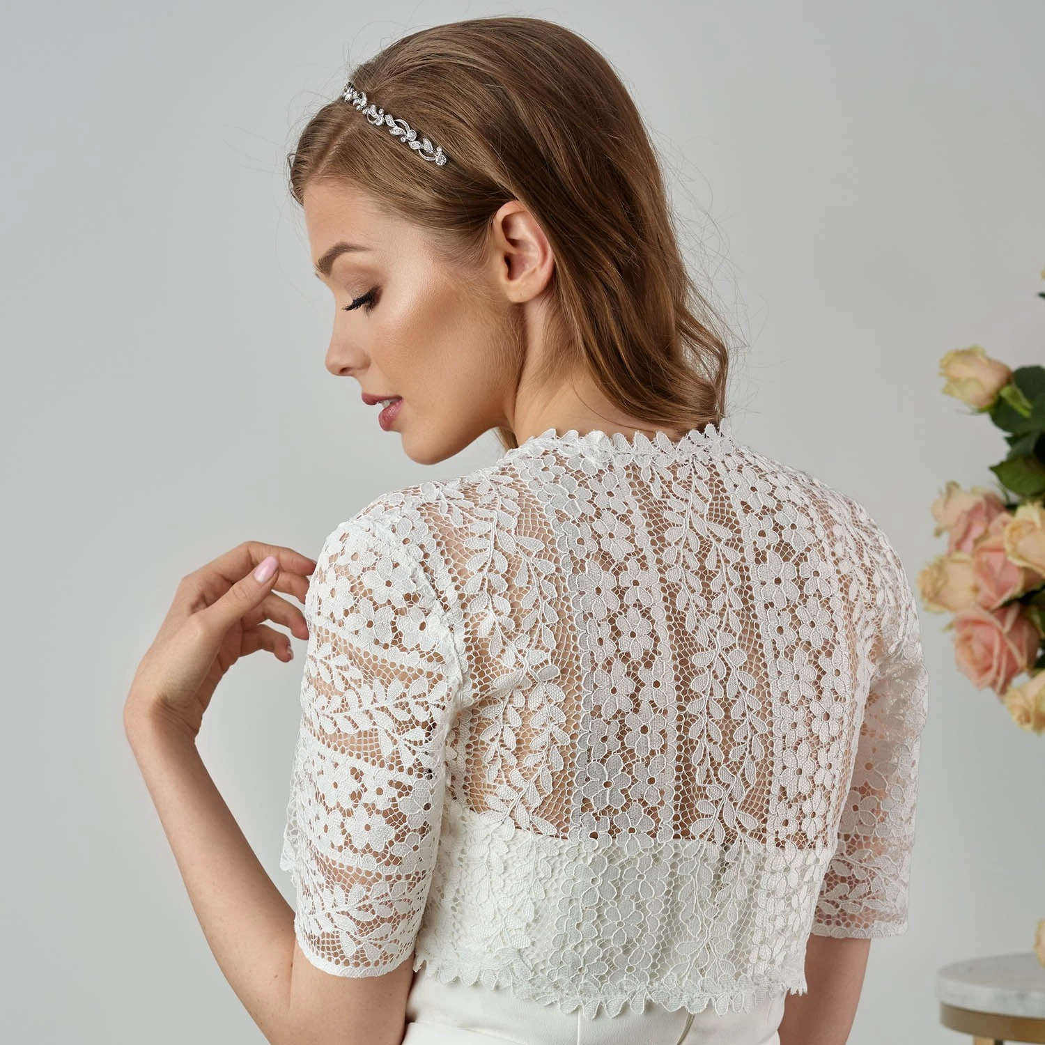 Boléro Mariée Manches Courtes En Dentelle Guipure Carla 2 Boléro Mariée Manches Courtes En Dentelle Guipure Carla – Image 2