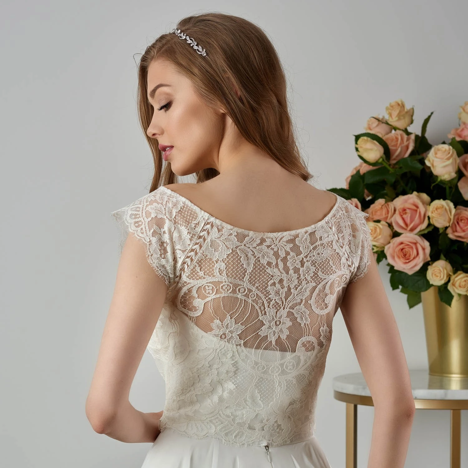 Boléro Mariage Dentelle Française Manches Courtes Chloé 2 Boléro Mariage Dentelle Française Manches Courtes Chloé – Image 2