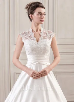 JJsHouse Robe Marquise/princesse Col V Traîne Moyenne Dentelle Satiné Robe De Mariée Avec Plissé 16 JJsHouse Robe Marquise/princesse Col V Traîne Moyenne Dentelle Satiné Robe De Mariée Avec Plissé -Voiles mariée soldes cf20124e25d0da7c0a44282f61e131a1