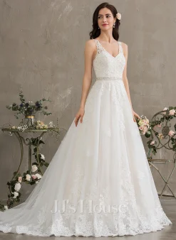 JJsHouse Robe Marquise/princesse Col V Traîne Moyenne Dentelle Tulle Robe De Mariée Avec Brodé Paillettes -Voiles mariée soldes e6b632d55bf1efe5fccc2a4451ff77b2