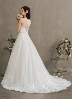 JJsHouse Robe Marquise/princesse Col V Traîne Moyenne Dentelle Tulle Robe De Mariée Avec Brodé Paillettes -Voiles mariée soldes ef1d25b36afab4ca20b1efd0e99e1350