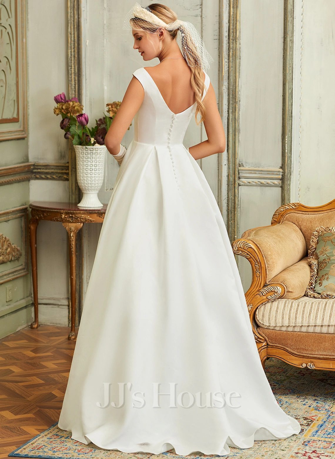 JJsHouse Robe Marquise/princesse Col V Asymétrique Satiné Robe De Mariée 3 JJsHouse Robe Marquise/princesse Col V Asymétrique Satiné Robe De Mariée – Image 3