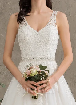 JJsHouse Robe Marquise/princesse Col V Traîne Moyenne Dentelle Tulle Robe De Mariée Avec Brodé Paillettes -Voiles mariée soldes f58078c24e6e392ce146d708bb785d5d