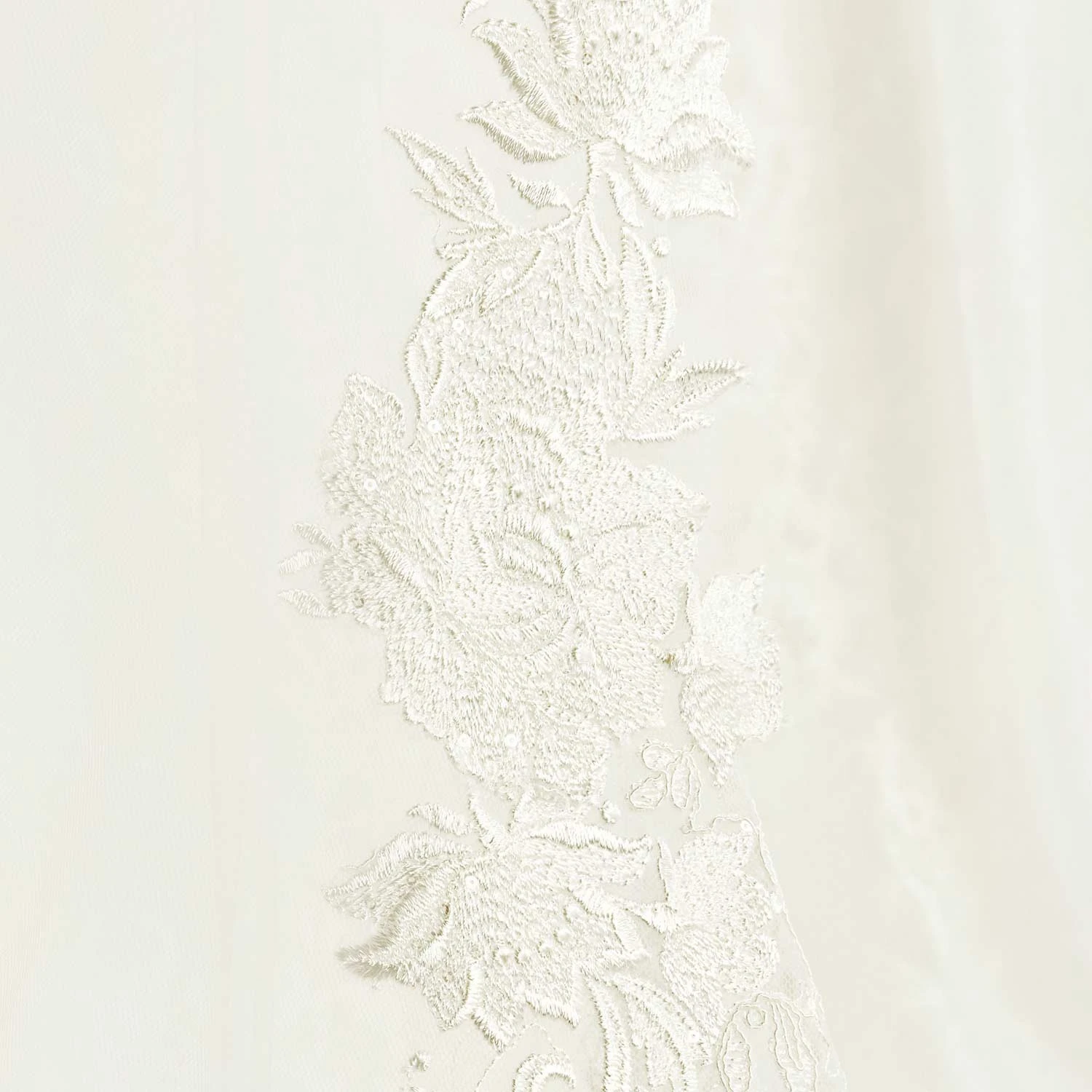 S307 - Bianco Evento Voile Très Long Bordure Dentelle 2 S307 - Bianco Evento Voile Très Long Bordure Dentelle – Image 2