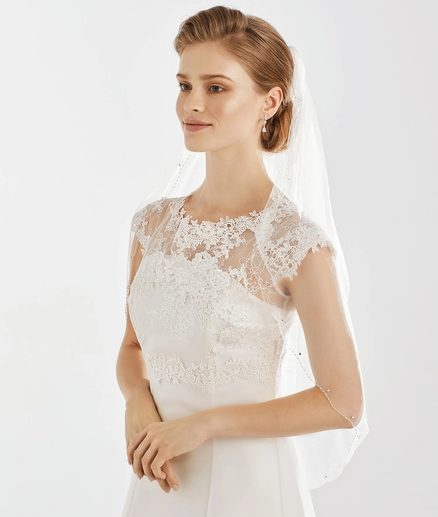 Voile Mariage Mi-long Bordure Perlée Et Strass Swarovski Floriana 1 Voile Mariage Mi-long Bordure Perlée Et Strass Swarovski Floriana